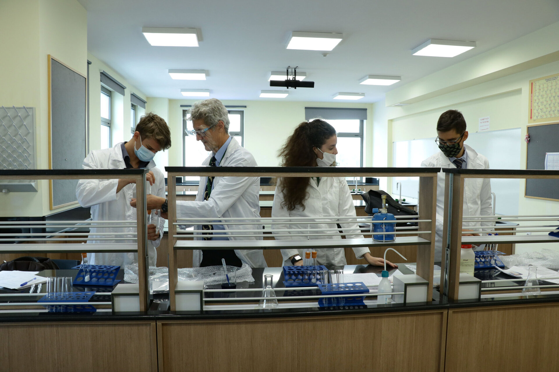 Лабораторни практики