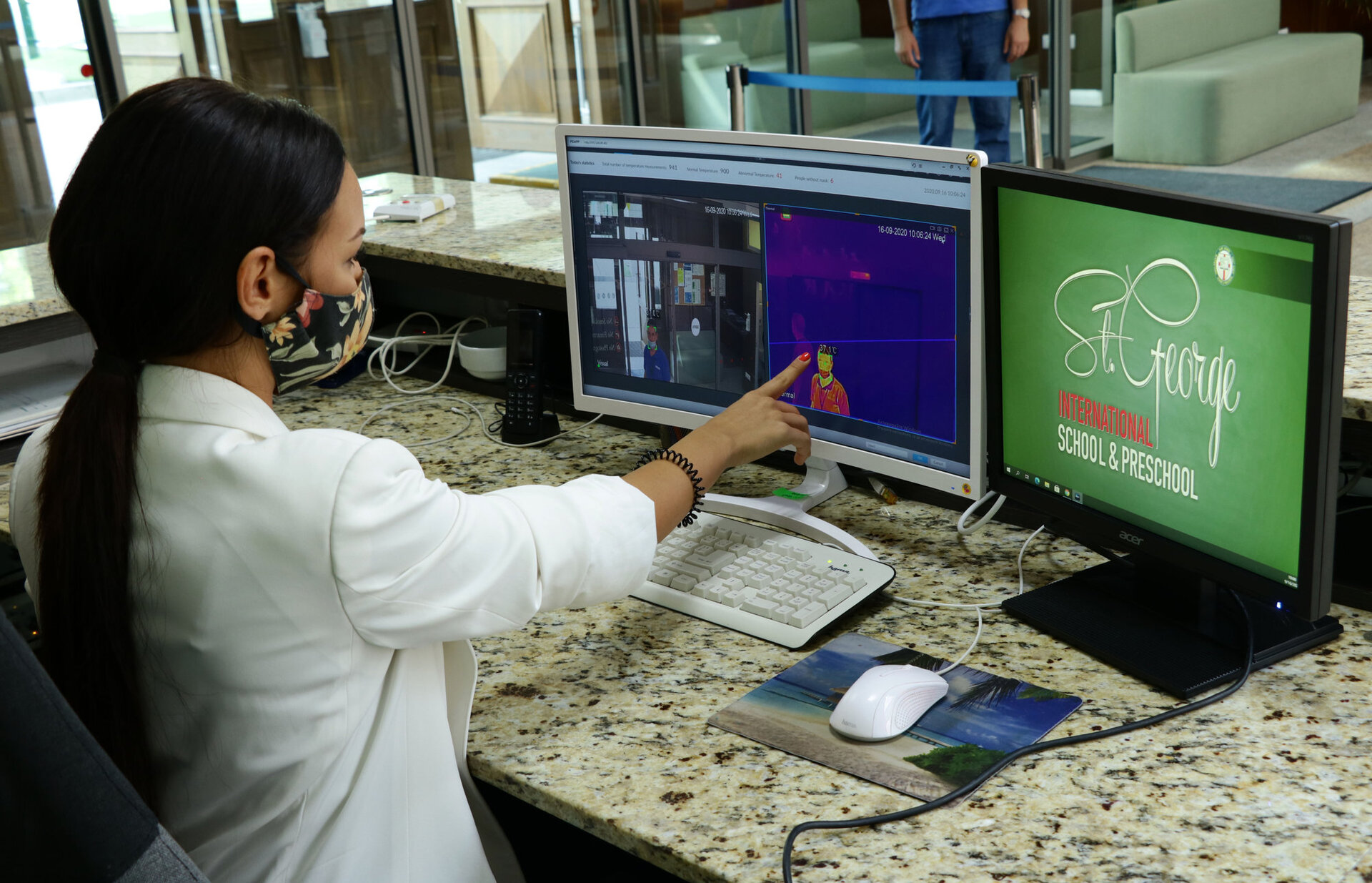 Обратно на училище