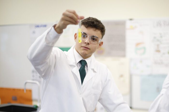 Наука отблизо