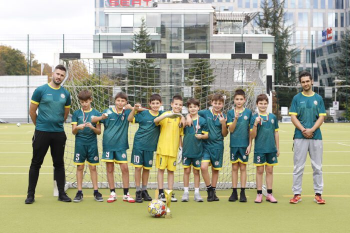 Шампиони на терена